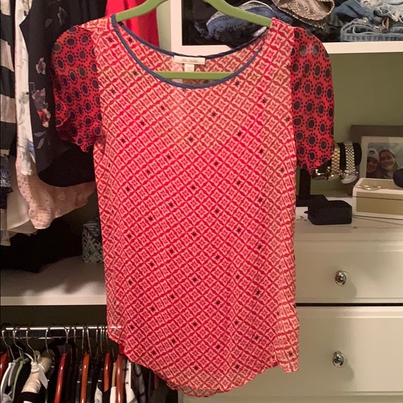 Red and blue blouse - Picture 1 of 4